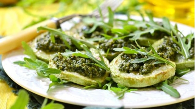 Lokmalık: Pesto Soslu Kabak Dilimleri