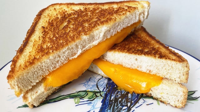 Tavada Tost: Grilled Cheese