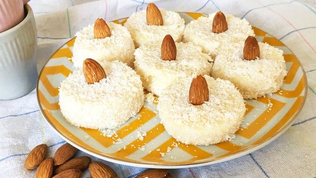 5 Malzemeli Hafif Tatlı: İrmikli Fincan Lokumu