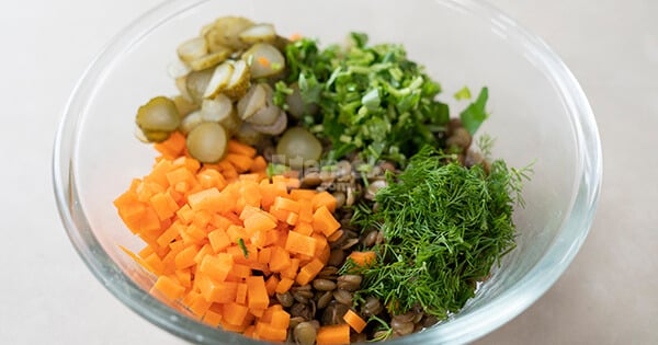 mercimek-salatasi-asama3-yemekcom