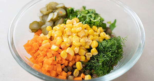 mercimek-salatasi-asama4-yemekcom