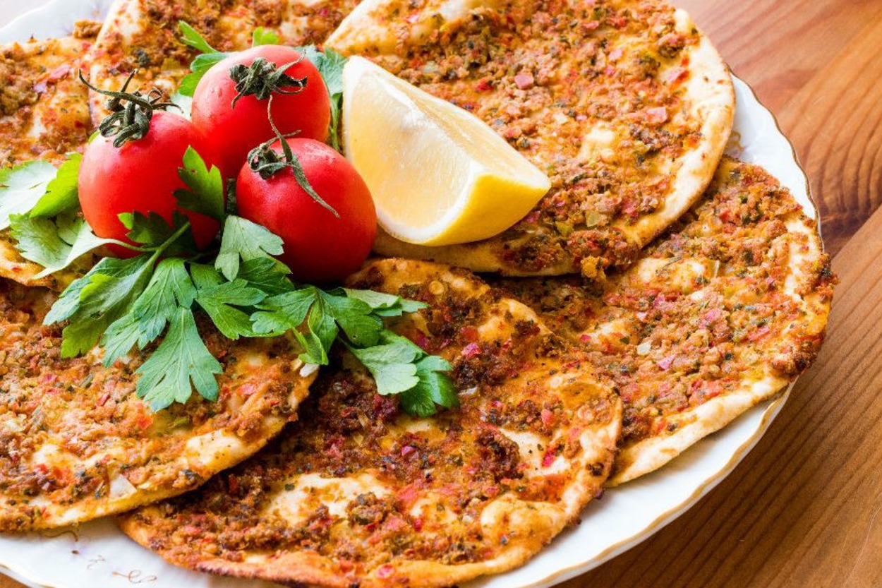Lahmacun ve Pizza Arasındaki 18 Kesin Fark