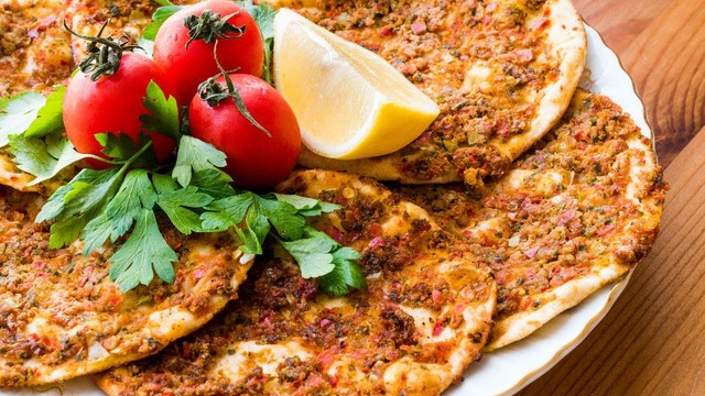 Lahmacun ve Pizza Arasındaki 18 Kesin Fark