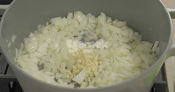 pizza-sosu-adim-2