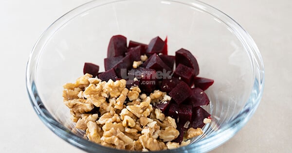 pancar-salatasi-asama3-yemekcom