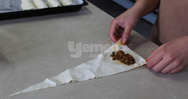 yesil-mercimekli-borek-yapilisi-7