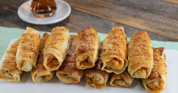 yesil-mercimekli-borek-yapilisi-10