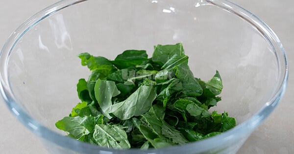 roka-salatasi-asama1-yemekcom