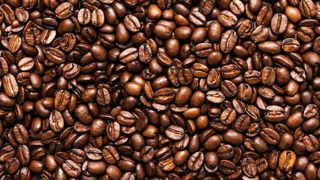 Yeşil Kahve Çekirdeği Nasıl Kavrulur ve Latte Haline Gelir? [Video]