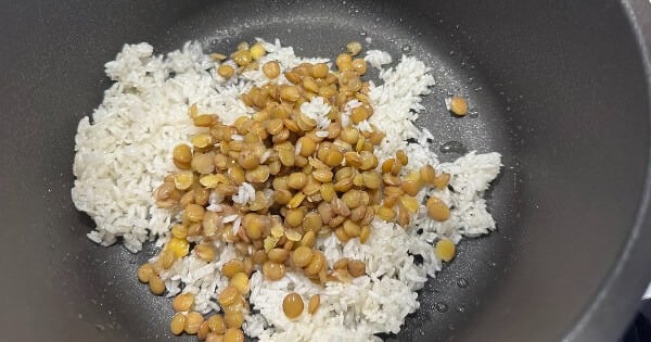 mercimekli-pilav-2
