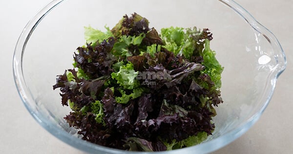 ferah-salata-asama1-yemekcom