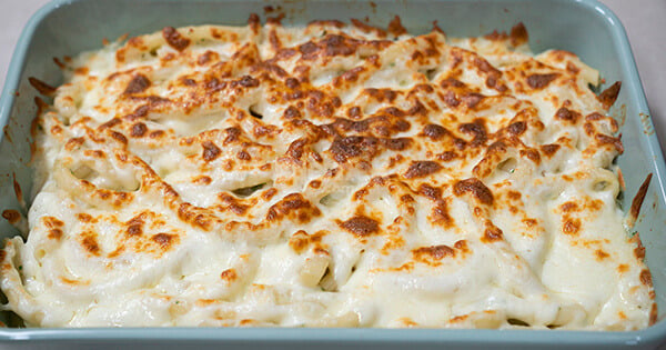 beyaz-peynirli-firin-makarna-asama6-yemekcom