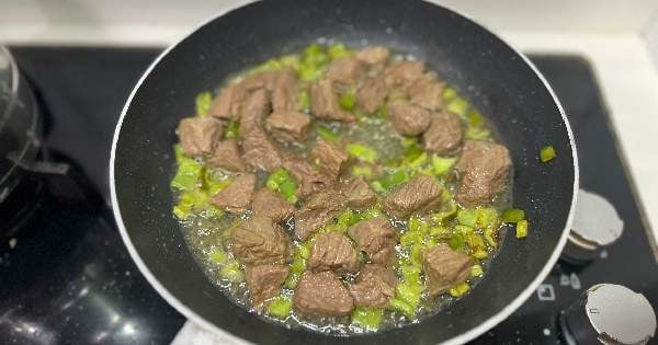 guvecte-kasarli-kavurma-3
