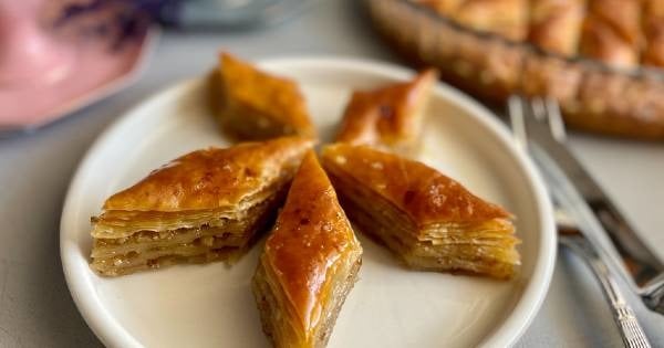 cevizli-baklava-yapim15