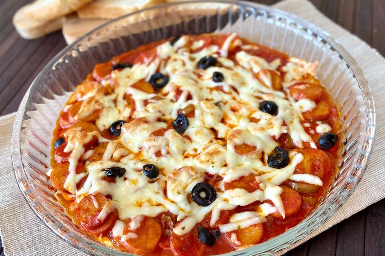 Ekmek Banmak İçin: Domates Soslu Sosis
