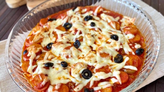 Ekmek Banmak İçin: Domates Soslu Sosis