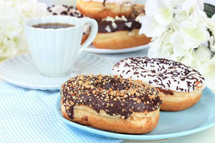 Ev Yapımı Çikolatalı Donut Tarifi