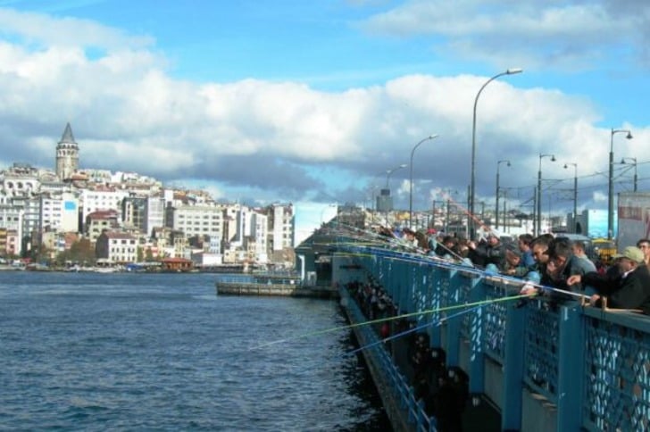 Oltanızı Alın Yola Koyulun: İstanbul'da Balık Tutabileceğiniz 7 Nokta