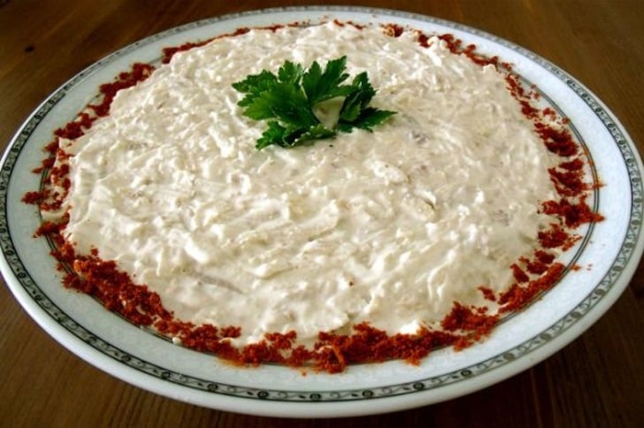 Ayvalı Kereviz Salatası Tarifi