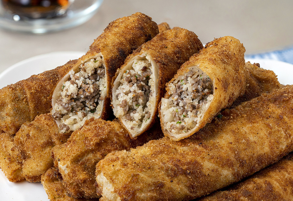Yedikçe Yiyesin Gelir: Kıymalı Bulgurlu Börek Tarifi