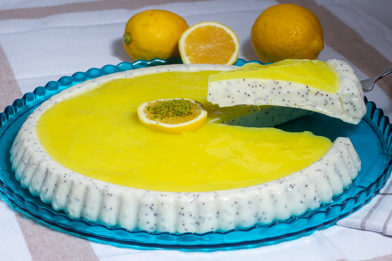 Tart Kalıbında: Limon Soslu Haşhaşlı Muhallebi