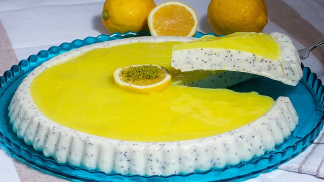 Tart Kalıbında: Limon Soslu Haşhaşlı Muhallebi