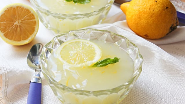 En Ekonomik Tatlı: Limonlu Su Muhallebisi