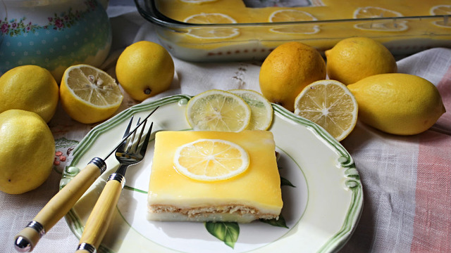 Ferahlık Garanti: Limonlu Bisküvili Pasta