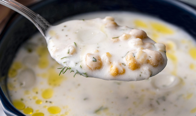 Her Kaşıkta Serinlik: Soğuk Ayran Aşı Çorbası