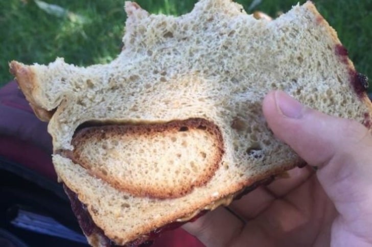 Kimlik Karmaşası Yaşadığı Her Halinden Belli Olan 14 Tövbeler Tövbesi Yiyecek