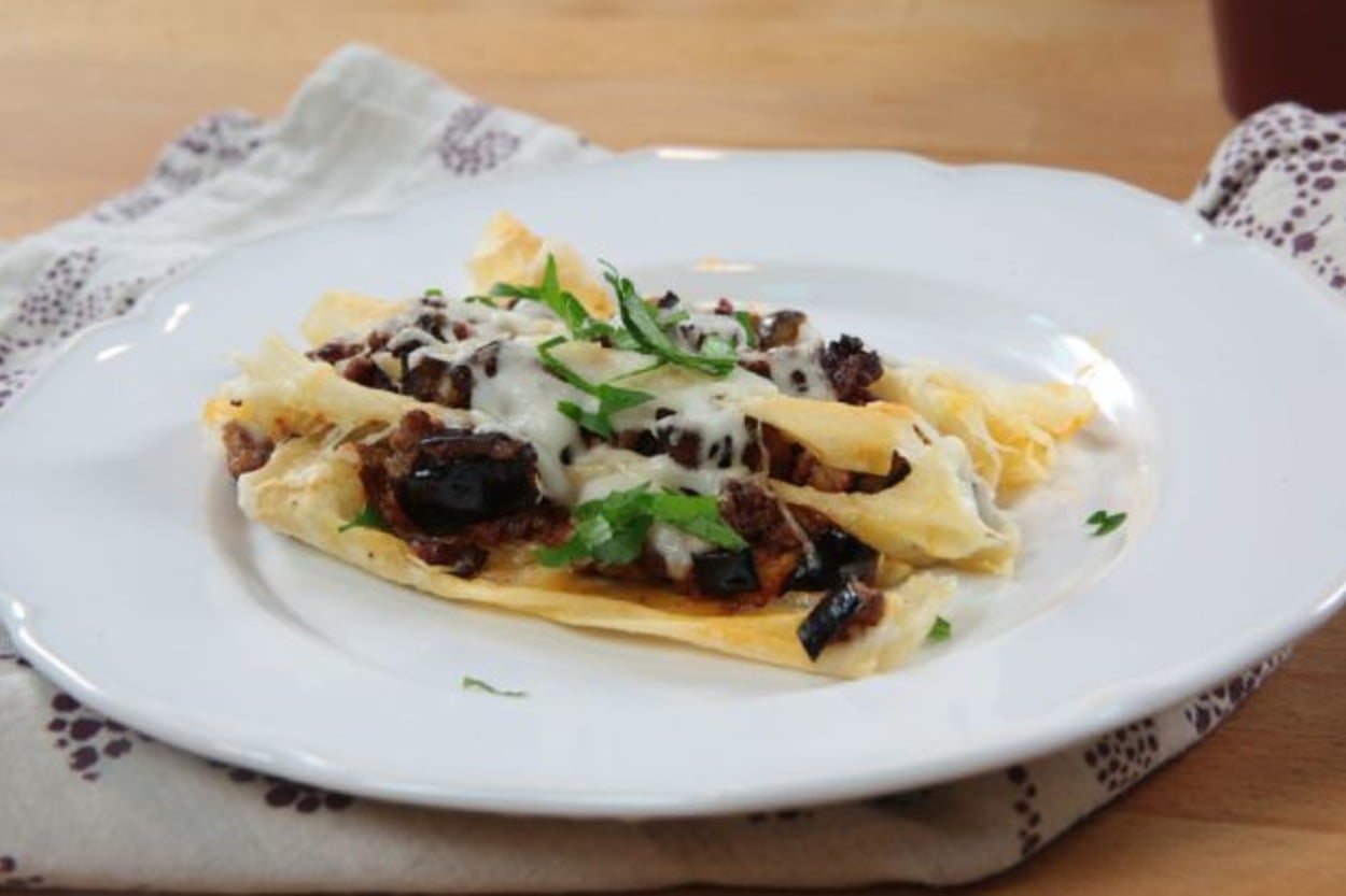 İnce İnce, Dolu Dolu: Patlıcanlı Kıymalı Pileli Börek