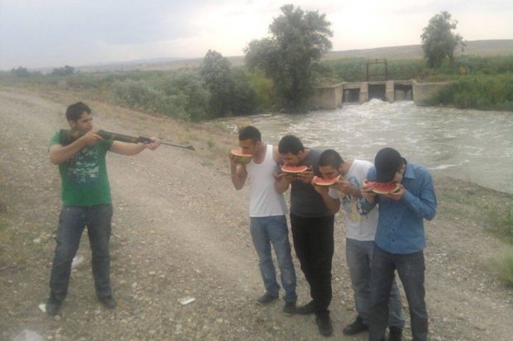 Sıradan Bir Günde Türkiye'de Görebileceğiniz 15 Anlamsız Fotoğraf