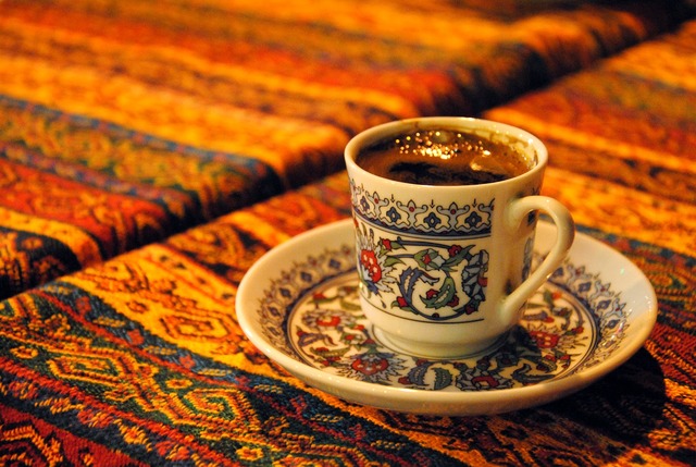 turk-kahvesi-icmenin-adabi