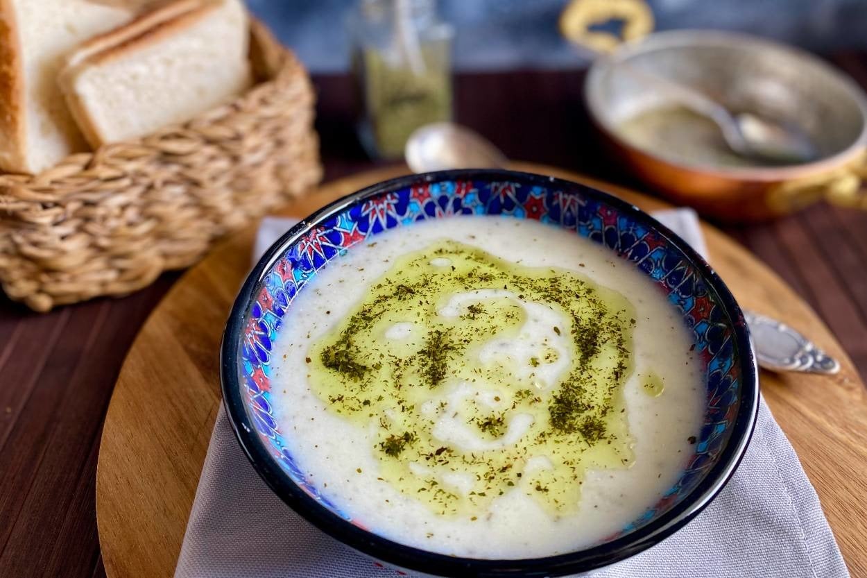 Kıvamı Pirincinden: Yumurtasız Yayla Çorbası