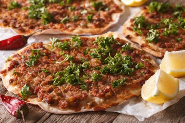 Evinizi Bir Anda Şehrin En Gösterişli Kebap Salonuna Çevirecek 16 Enfes Tarif