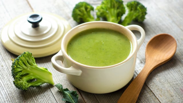Minik Gurmelere: Bebekler İçin Brokoli Çorbası
