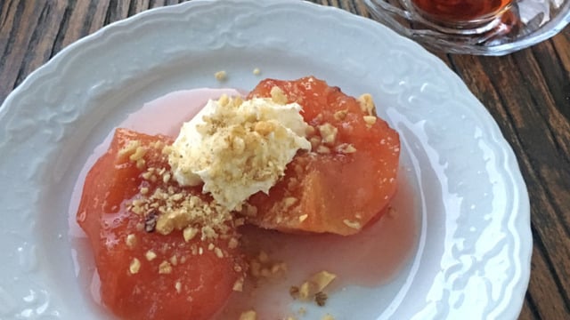 Kıvamı Tıpkı Reçel: Cevizli Ayva Tatlısı