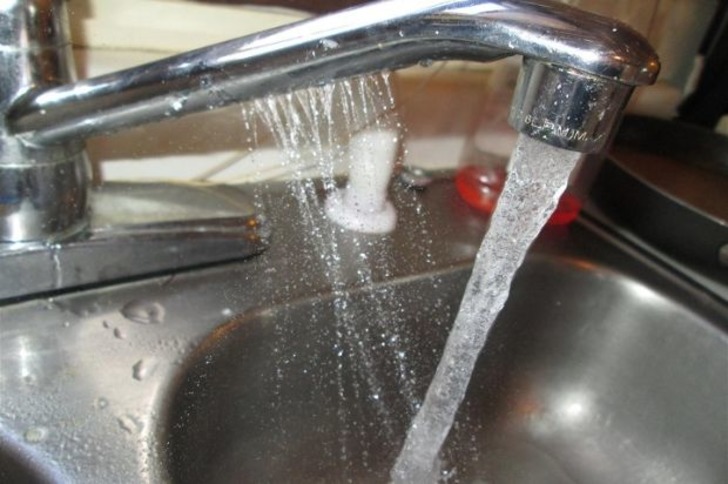 Dışarıda Yemek Yerken Hepimizin Başına Gelen 12 Sinir Bozucu Durum