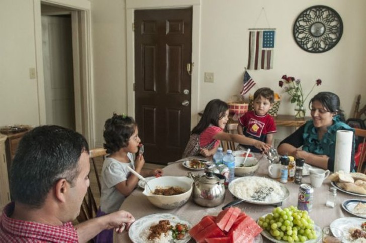 Farkında Olmadan Yanlış Bir Şey Yapmayın Diye: 14 Farklı Ülkenin Sofra Kültürü