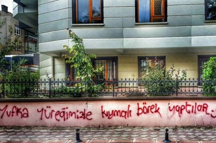 Yemeğin Aşkla Bir Alakasının Olduğunun Kanıtı 15 Duvar Yazısı