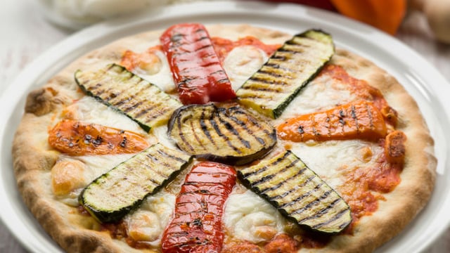 Hafiflik Çarkı: Izgara Sebzeli Pizza