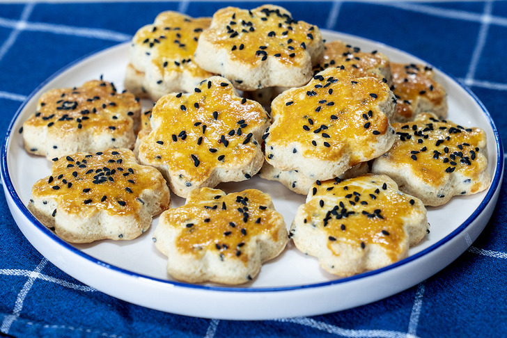 Çörek Otlu Çiçek Kurabiye Tarifi