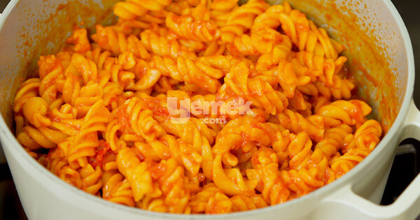 demleme-domatesli-makarna-8