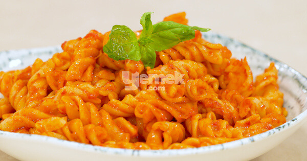 demleme-domatesli-makarna-10