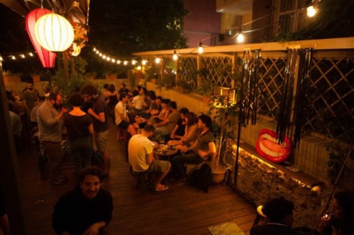 Kadıköy'de Hayatın Gece de Tüm Hızıyla Devam Ettiğinin Kanıtı 8 Eğlenceli Mekan
