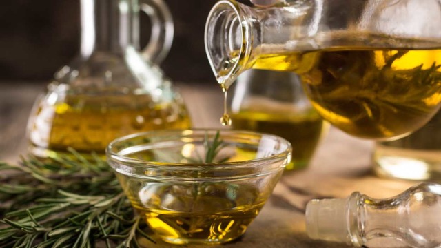Taze ve Kuru Biberiye Yağı Nasıl Yapılır, Faydaları Nelerdir?