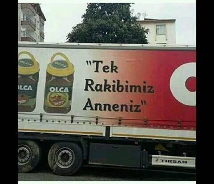 Sloganlarıyla Büyük Markalara Taş Çıkaran 13 Mizahşör Yurdum Esnafı