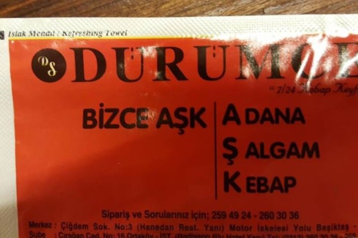 Sloganlarıyla Büyük Markalara Taş Çıkaran 13 Mizahşör Yurdum Esnafı