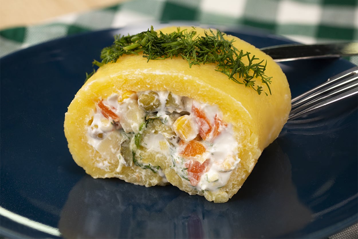 Dilimlemeye Kıyamazsın: Rulo Patates Salatası