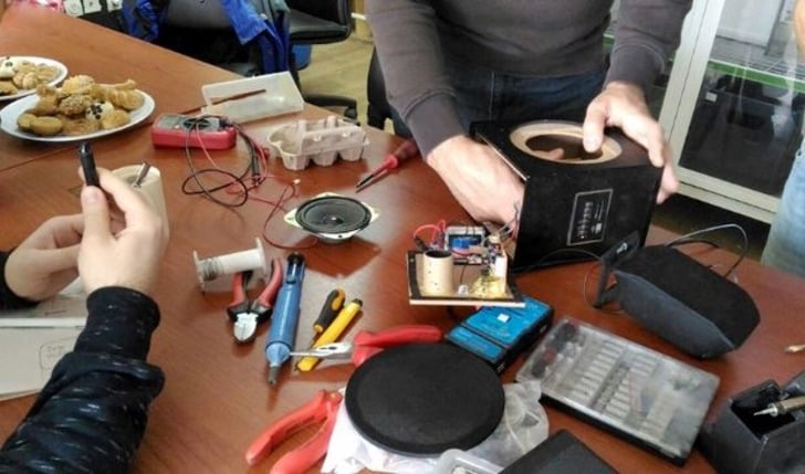 Kadıköy'de Bozulan Eşyalarınızı Ücretsiz Tamir Eden Yepyeni Bir Oluşum: Repair Cafe